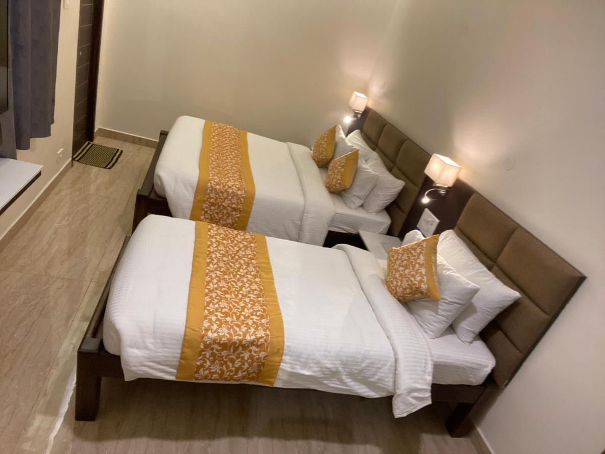 Le Shiv Executive Suite Тхені Екстер'єр фото