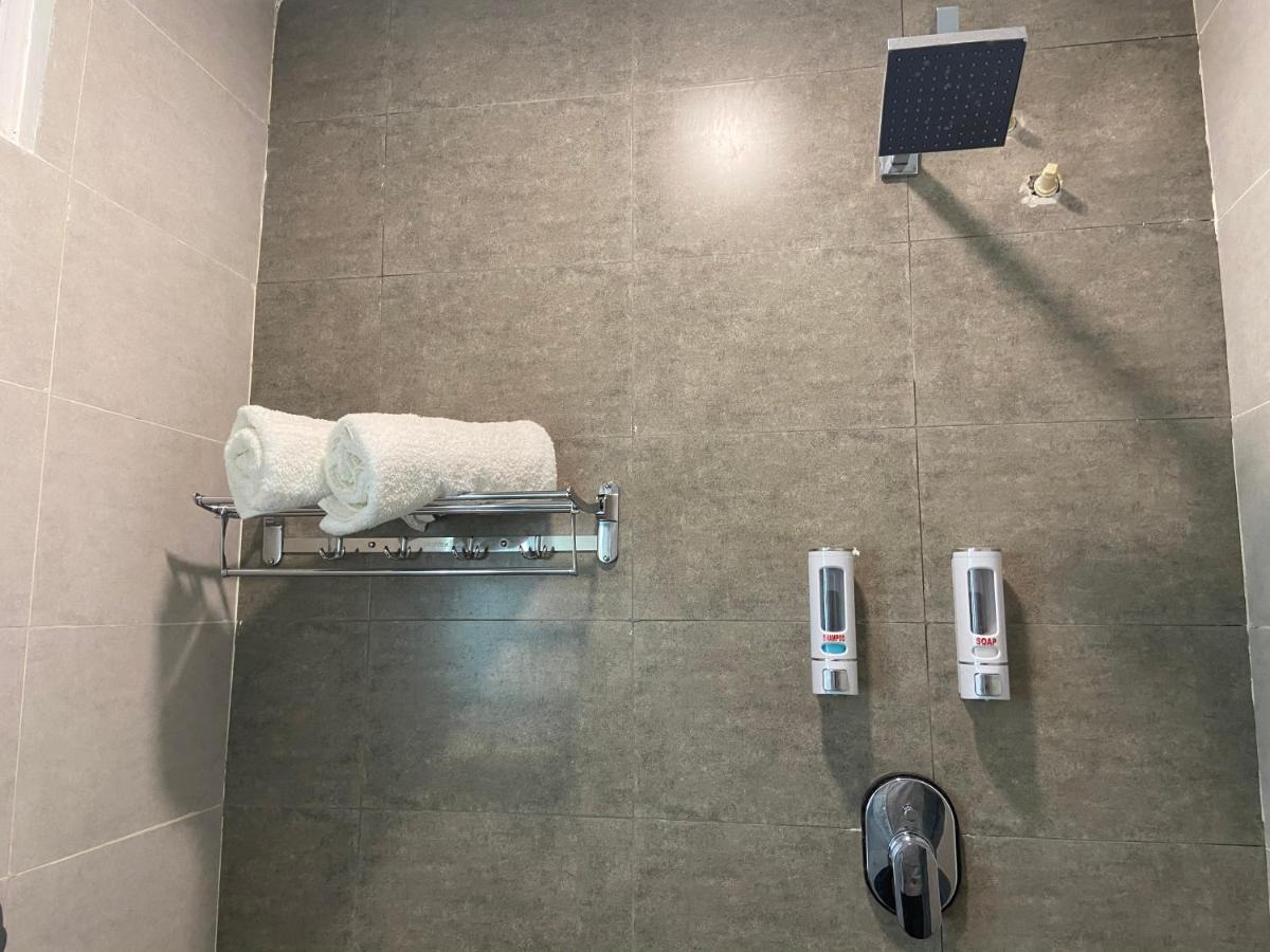 Le Shiv Executive Suite Тхені Екстер'єр фото