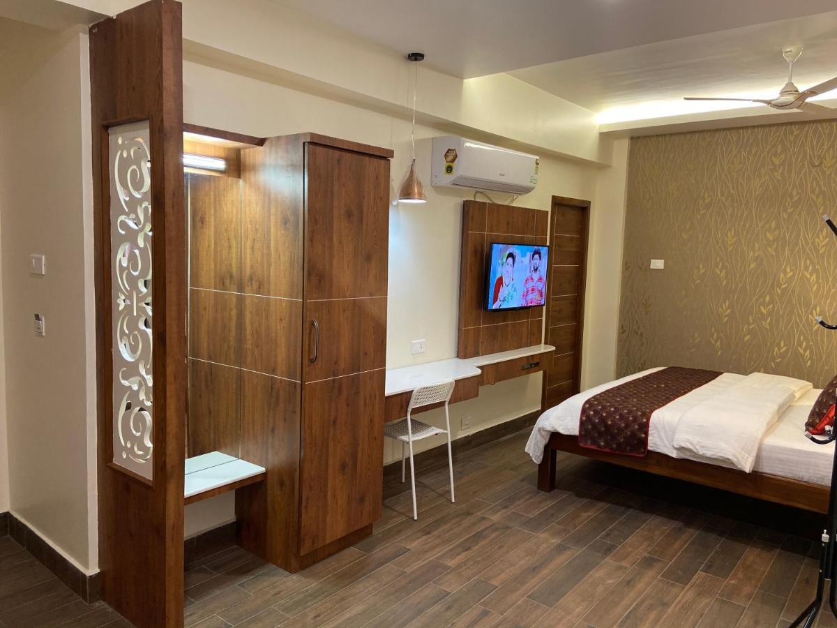 Le Shiv Executive Suite Тхені Екстер'єр фото