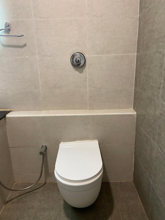 Le Shiv Executive Suite Тхені Екстер'єр фото