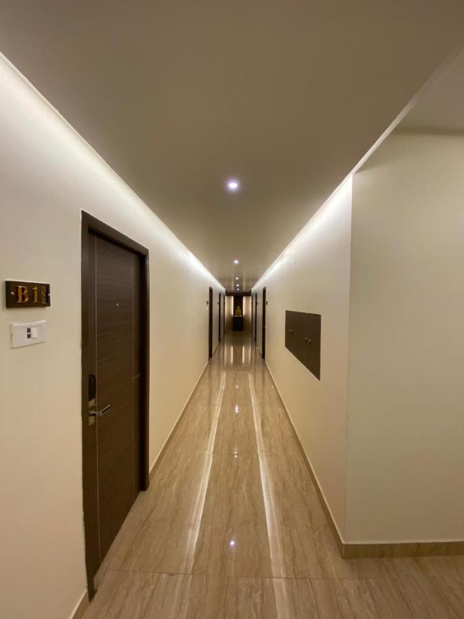 Le Shiv Executive Suite Тхені Екстер'єр фото